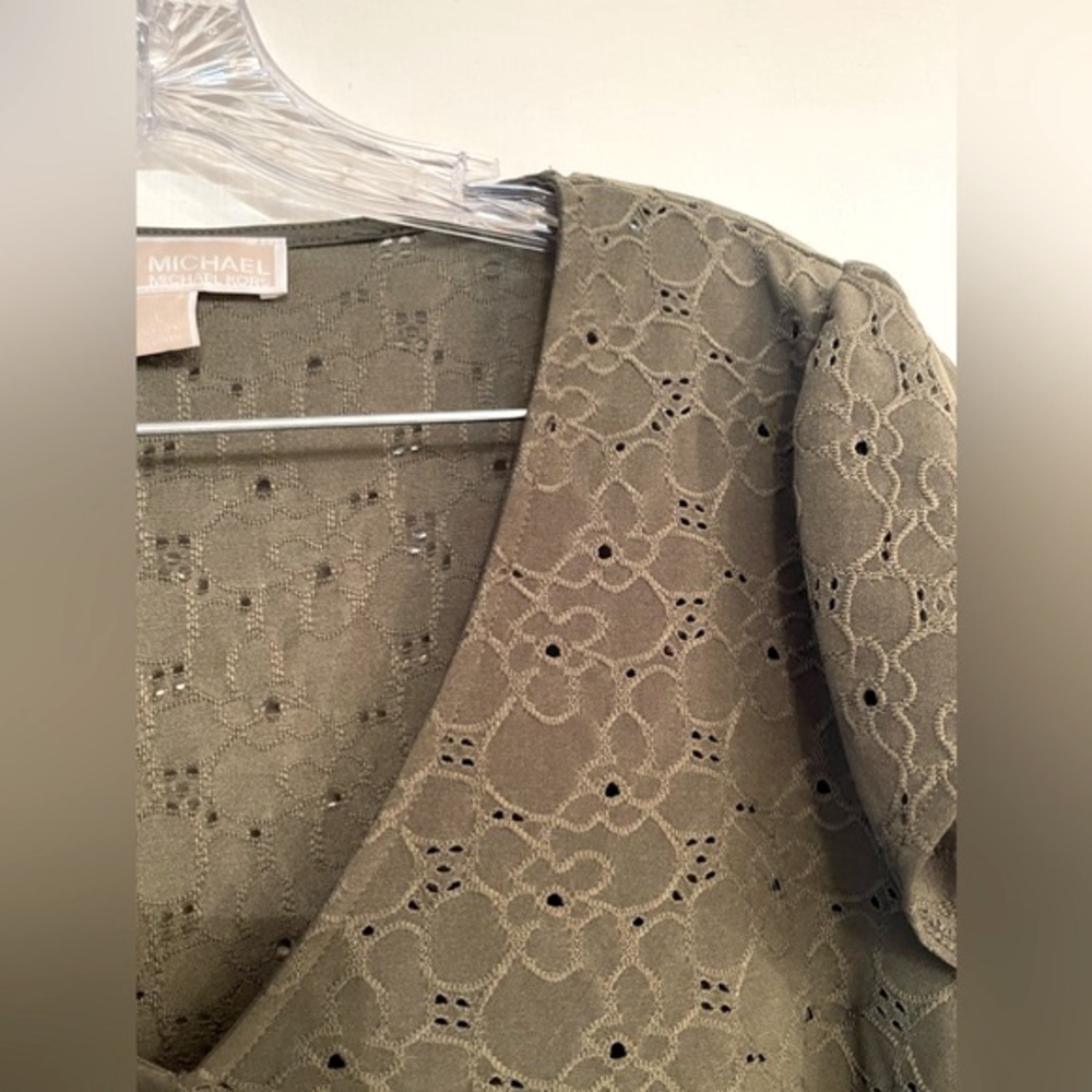 Michael Kors Ruffle Sleeve Eyelet Olive Shirt Size Large - Picture 6 of 6